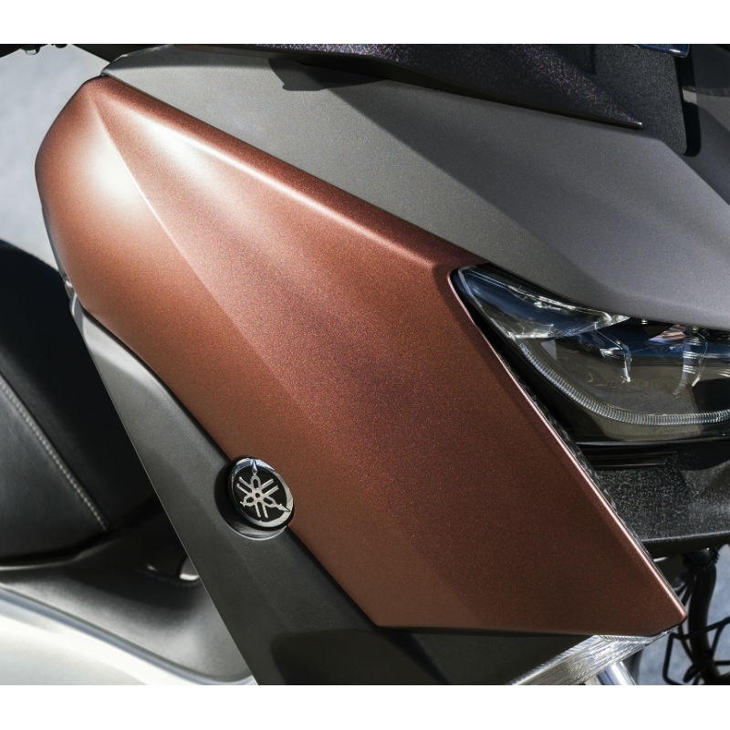 Правый передний обтекатель Yamaha XMAX 300