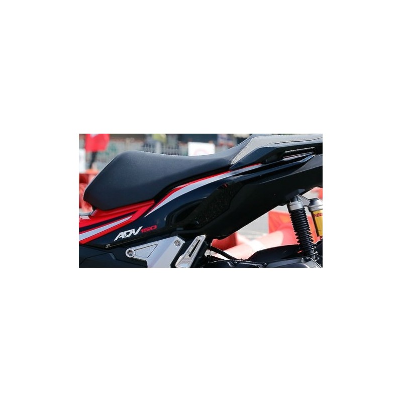 Левый задний обтекатель Honda ADV 150